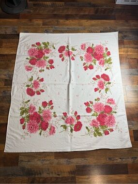 Vintage Floral Tablecloth Pink Roses Chrysanthemums